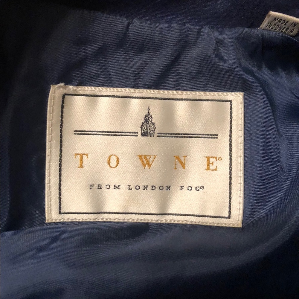 Navy blue London Fog coat in EUC - Picture 6 of 7